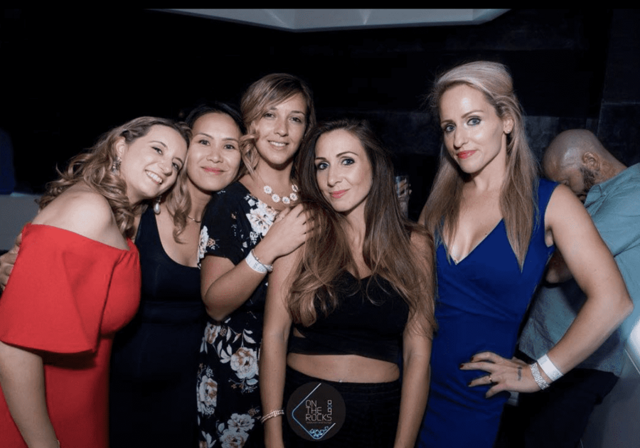 Model Hooker in Muscat